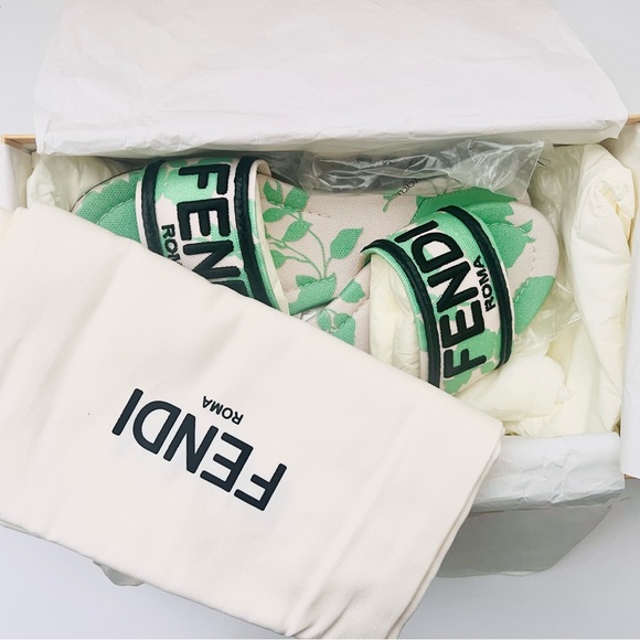 🔥FENDI Floral Sandals - Picture 3 of 7